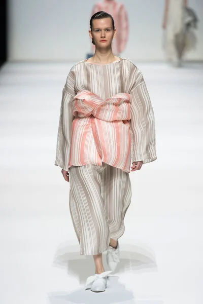 Look 48